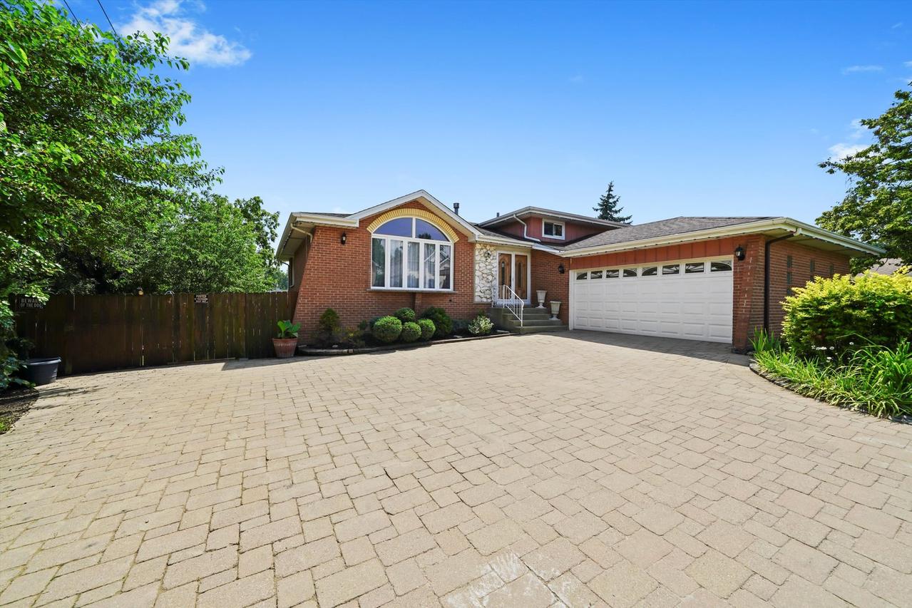 9842 S 88th Ave., Palos Hills, IL 60465