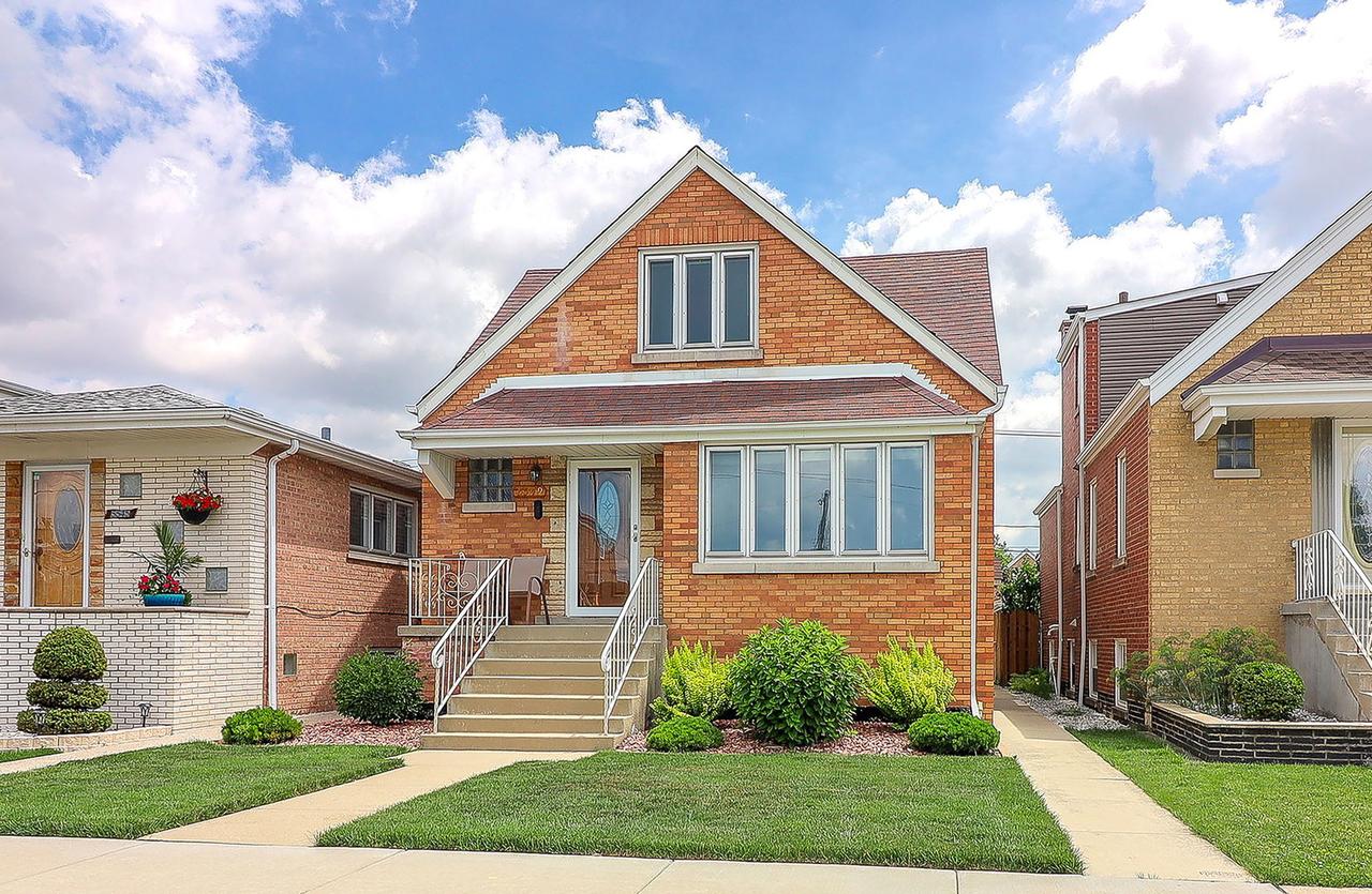 5549 S Meade Ave., Chicago, IL 60638