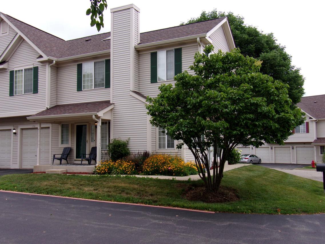 570 Windsor Dr., Fox Lake, IL 60020