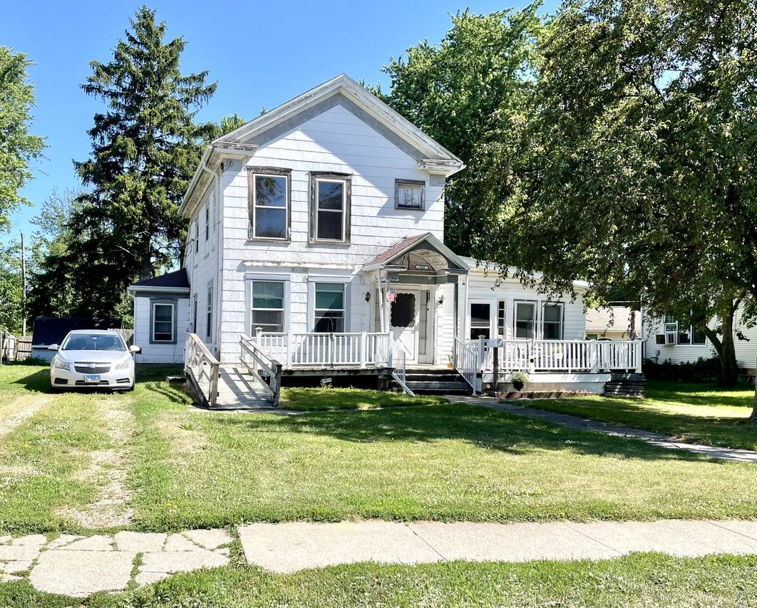 702 Meriden St., Mendota, IL 61342
