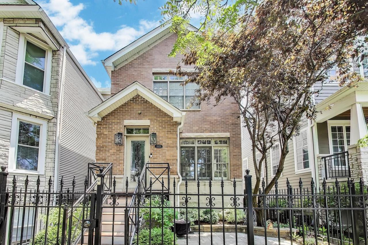 3323 N Claremont Ave., Chicago, IL 60618