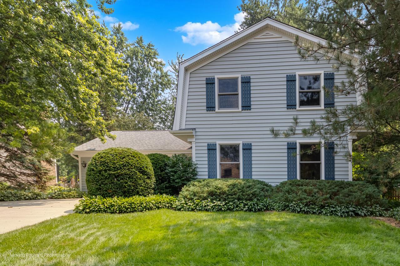 1763 Cass Ct., Libertyville, IL 60048