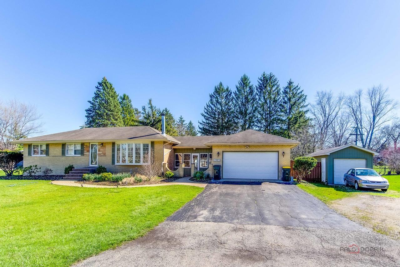 23W073 Dickens Ave., Glen Ellyn, IL 60137