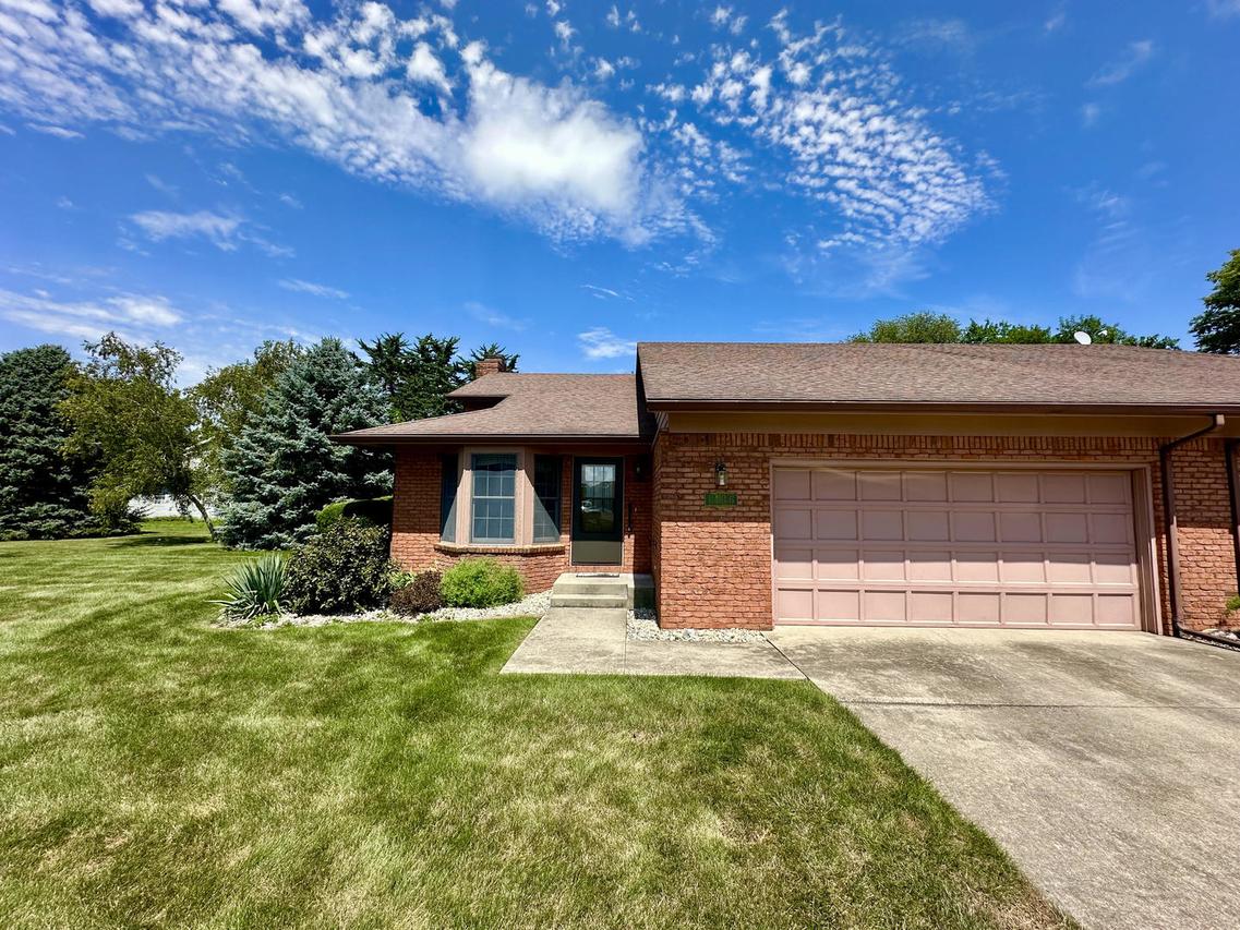 1436 Dickens Ct., Monticello, IL 61856