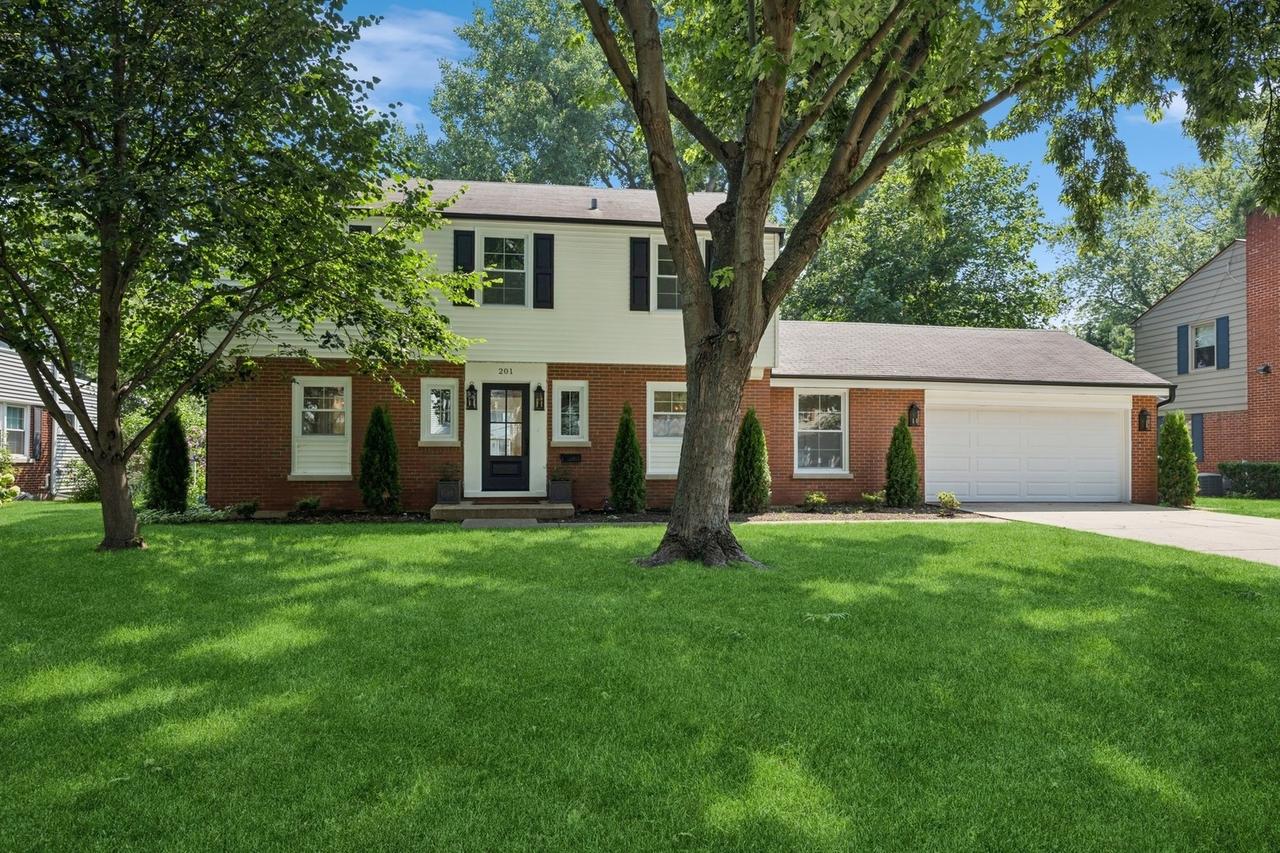 201 S Stratford Rd., Arlington Heights, IL 60004