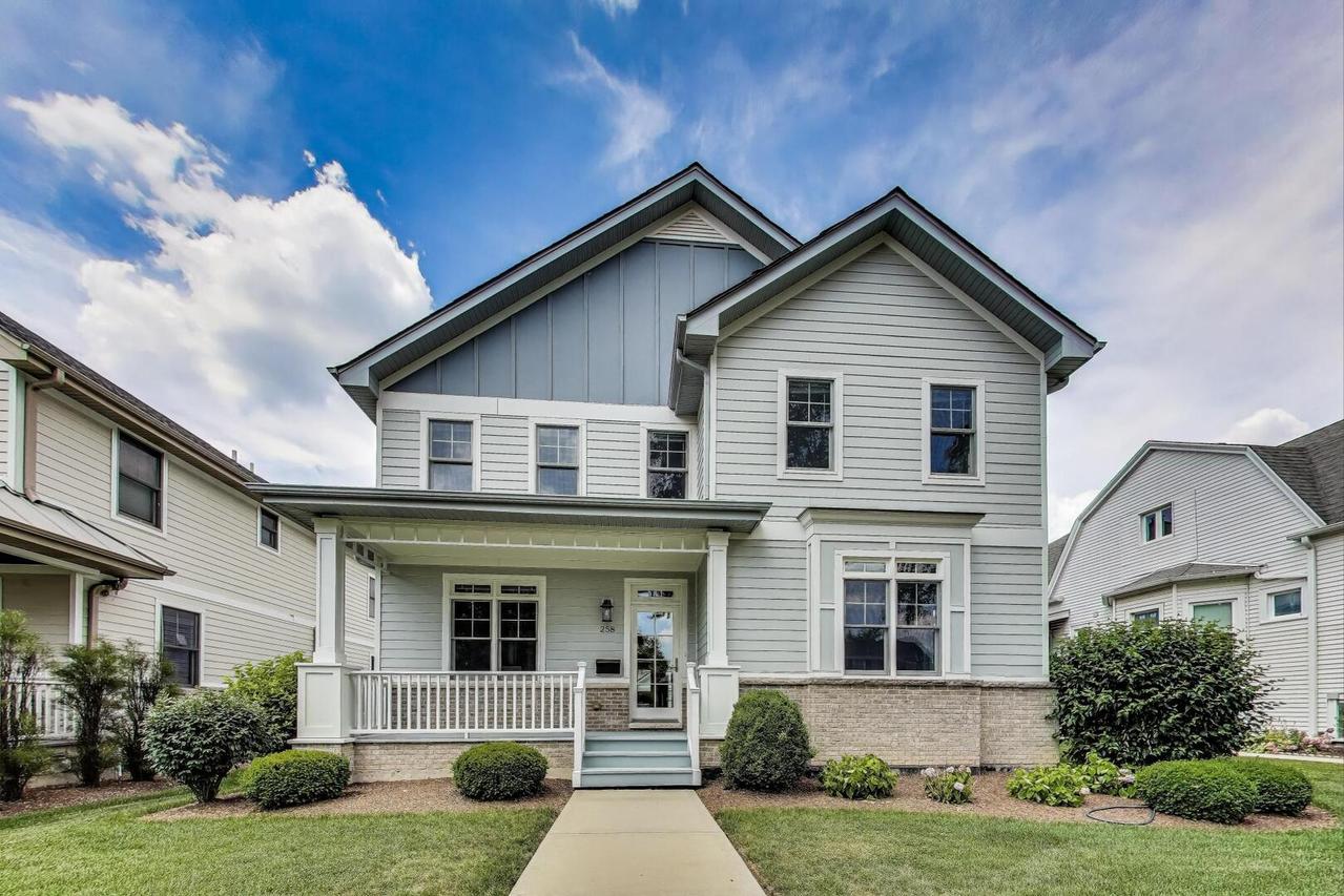258 N Maple Ave., Elmhurst, IL 60126