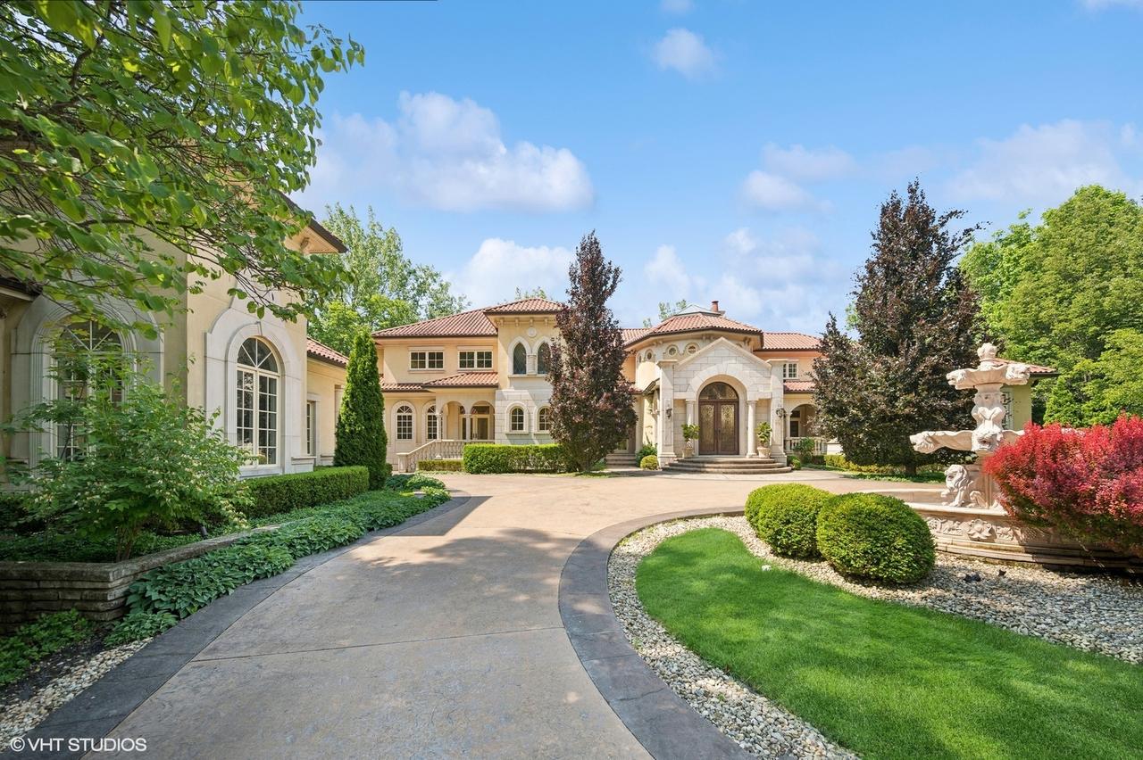 1031 Barrys Ct., Lake Forest, IL 60045