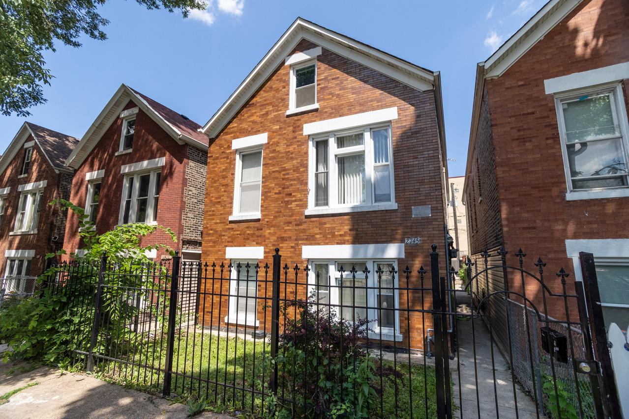 2745 S Sawyer Ave., Chicago, IL 60623