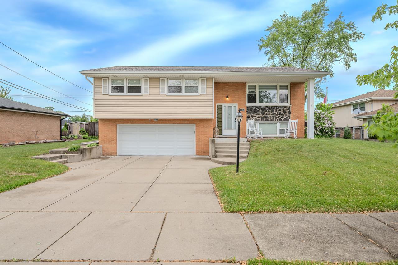 8106 W 89th Pl., Hickory Hills, IL 60457