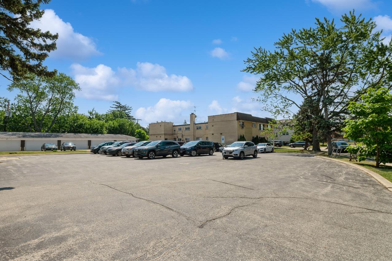 5975 N Odell Ave. #4F, Chicago, IL 60631