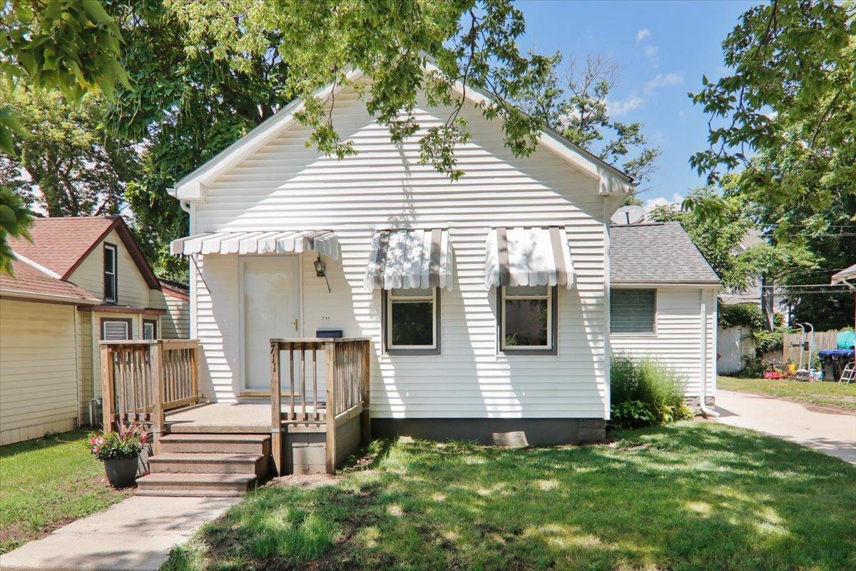 711 W Front St., Bloomington, IL 61701