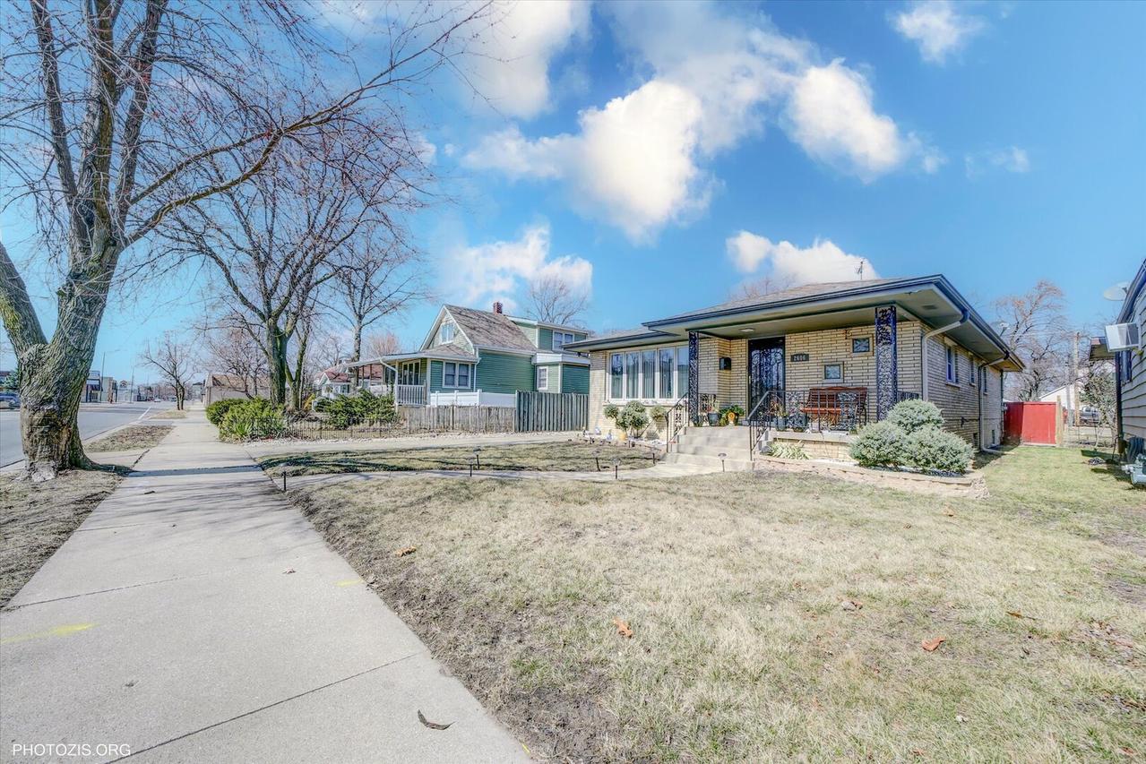 2606 Ridge Rd., Lansing, IL 60438