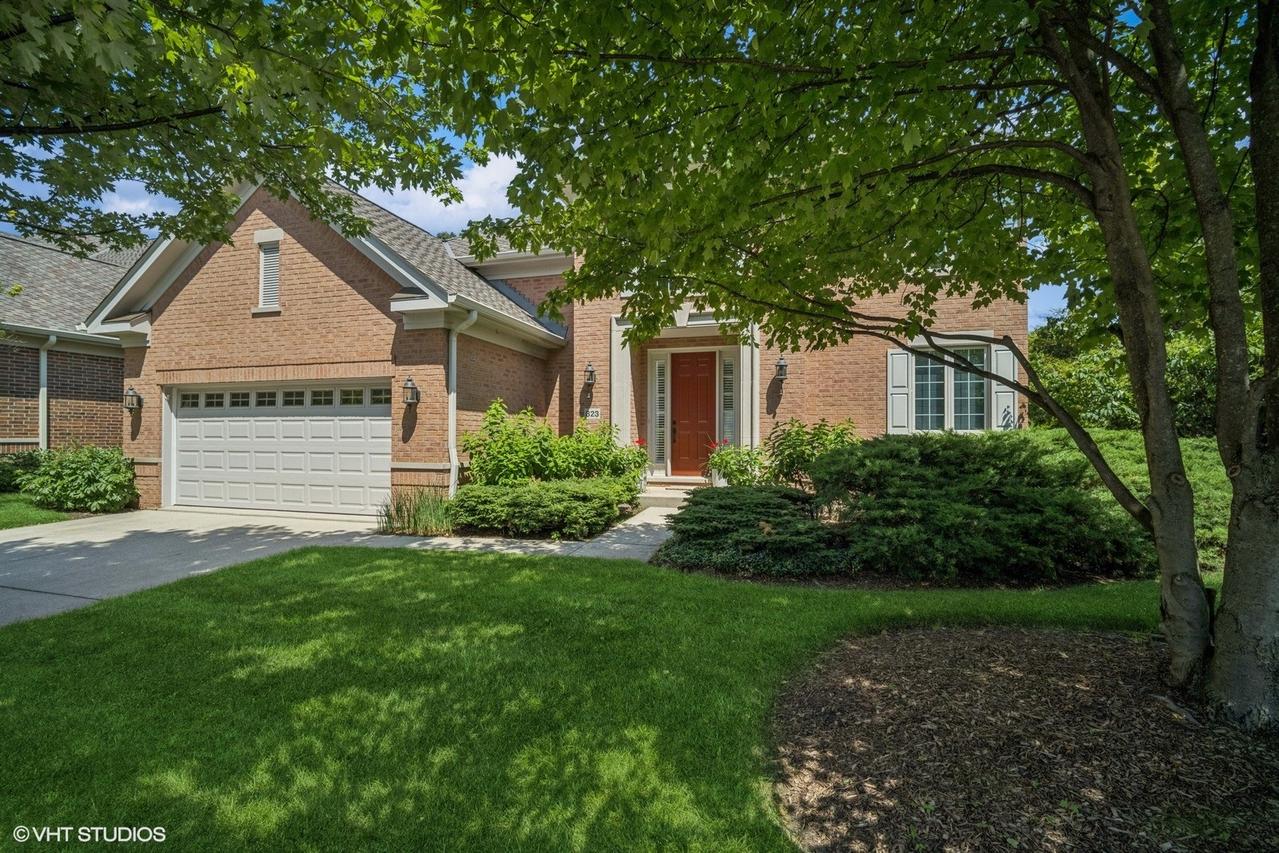 823 Balmoral Ln., Northbrook, IL 60062