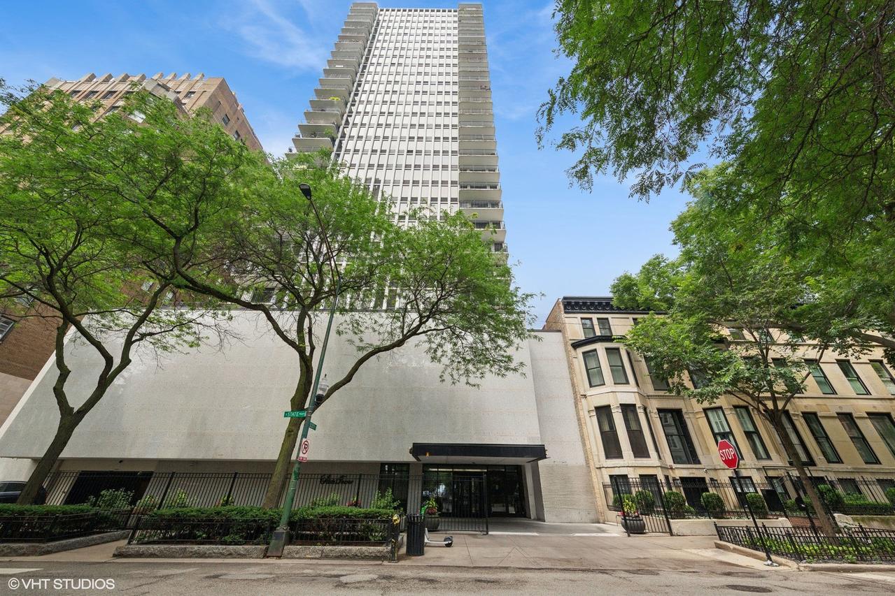 1230 N State Pkwy. #25C, Chicago, IL 60610