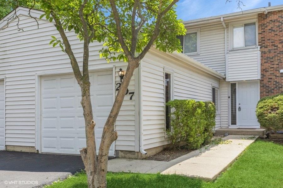 207 Walker Dr., Bolingbrook, IL 60440