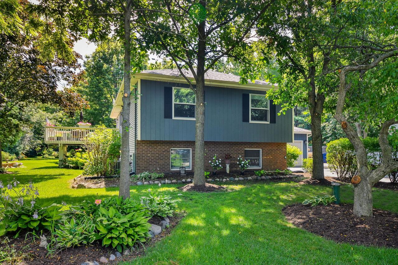 4N531 Arrowhead Dr., Campton Hills, IL 60175
