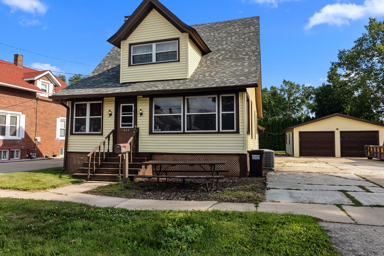 603 W Burbank St., Harvard, IL 60033