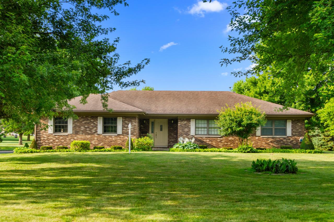 23201 Norma Ln., Harvard, IL 60033