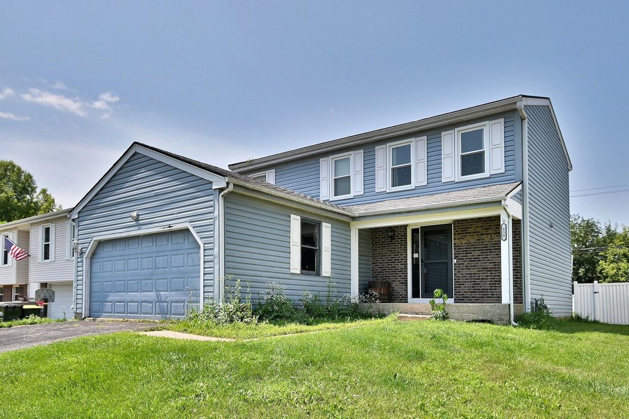 650 Shining Water Dr., Carol Stream, IL 60188