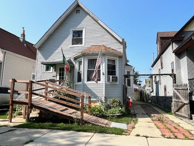 4160 W Eddy St., Chicago, IL 60641