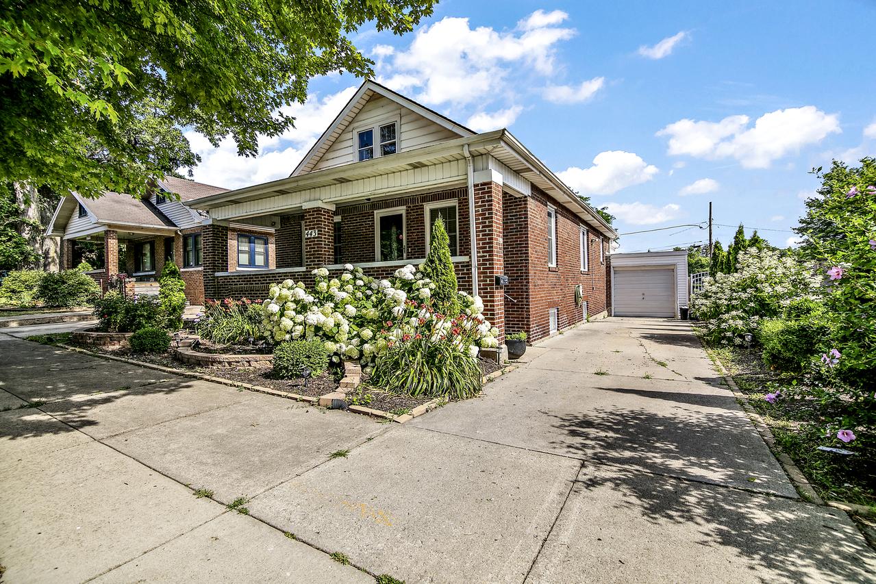 443 W Water St., Kankakee, IL 60901