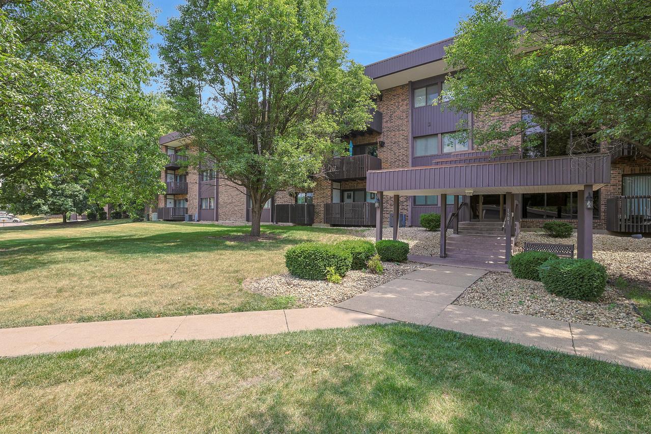 1501 Woodbridge Rd. #3E, Joliet, IL 60436
