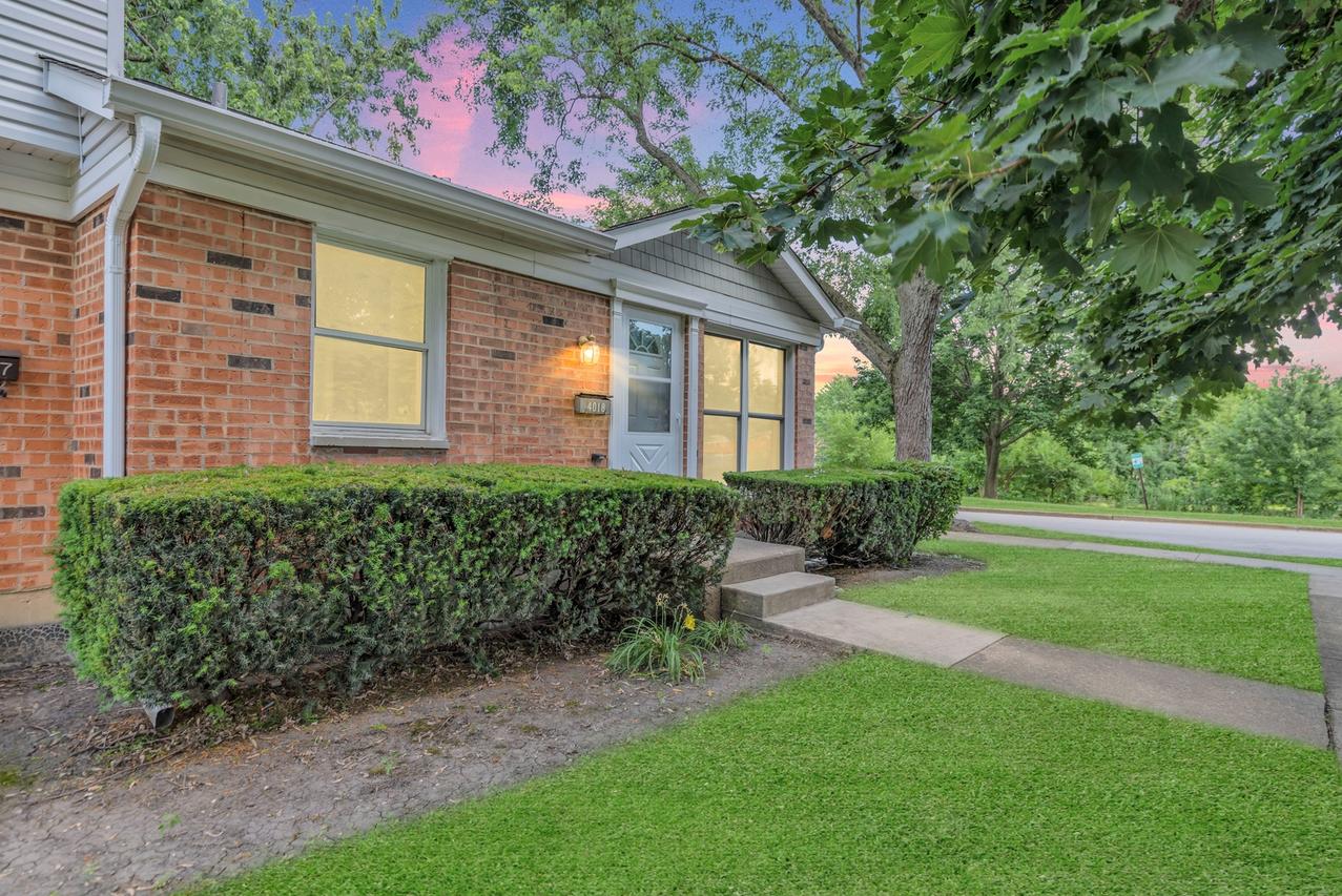 4018 Oxford Ct., Streamwood, IL 60107