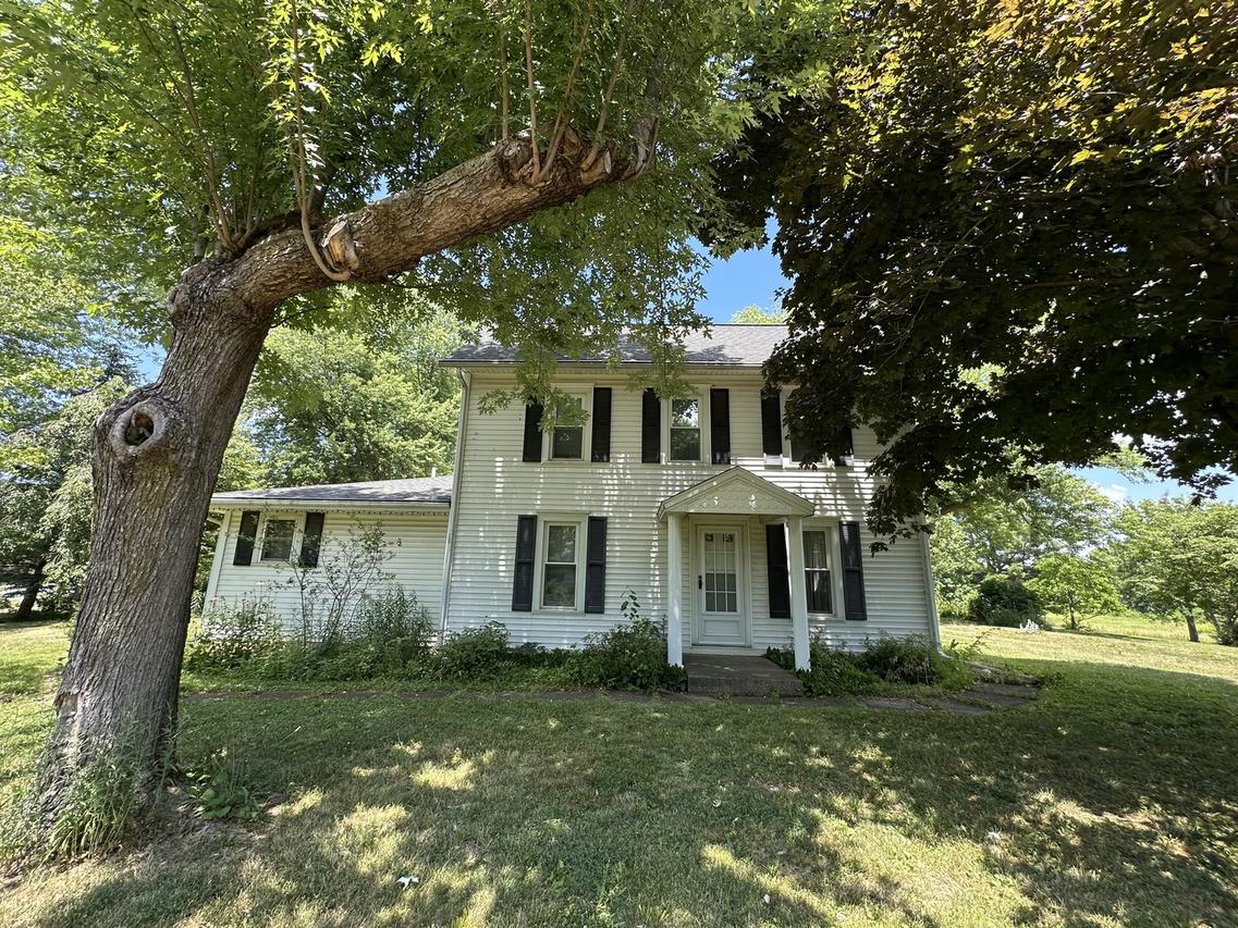 1184 Il Route 10, Monticello, IL 61856