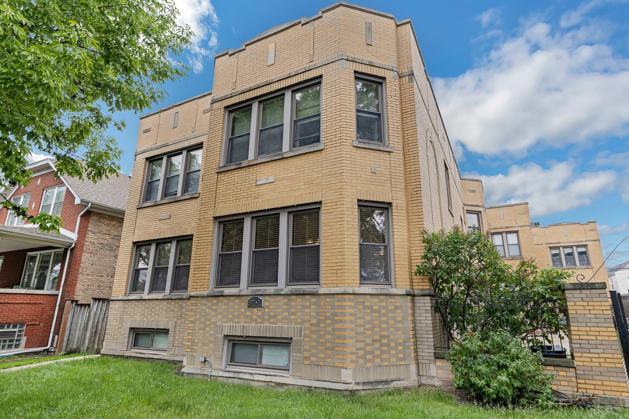 5609 N Mango Ave. #1W, Chicago, IL 60646