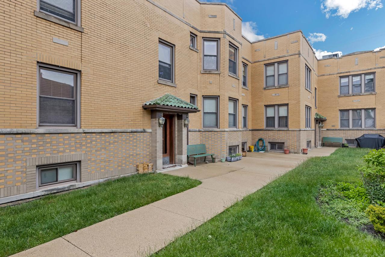 5609 N Mango Ave. #1W, Chicago, IL 60646