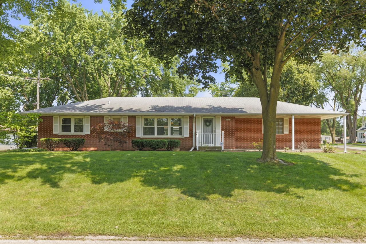 1201 Mcdonald Ave., Aurora, IL 60506