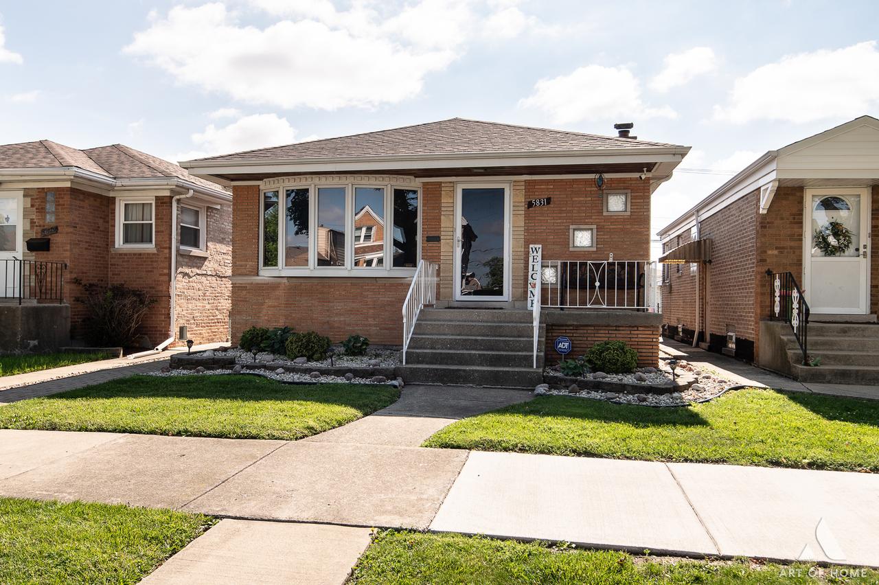 5831 S Meade Ave., Chicago, IL 60638