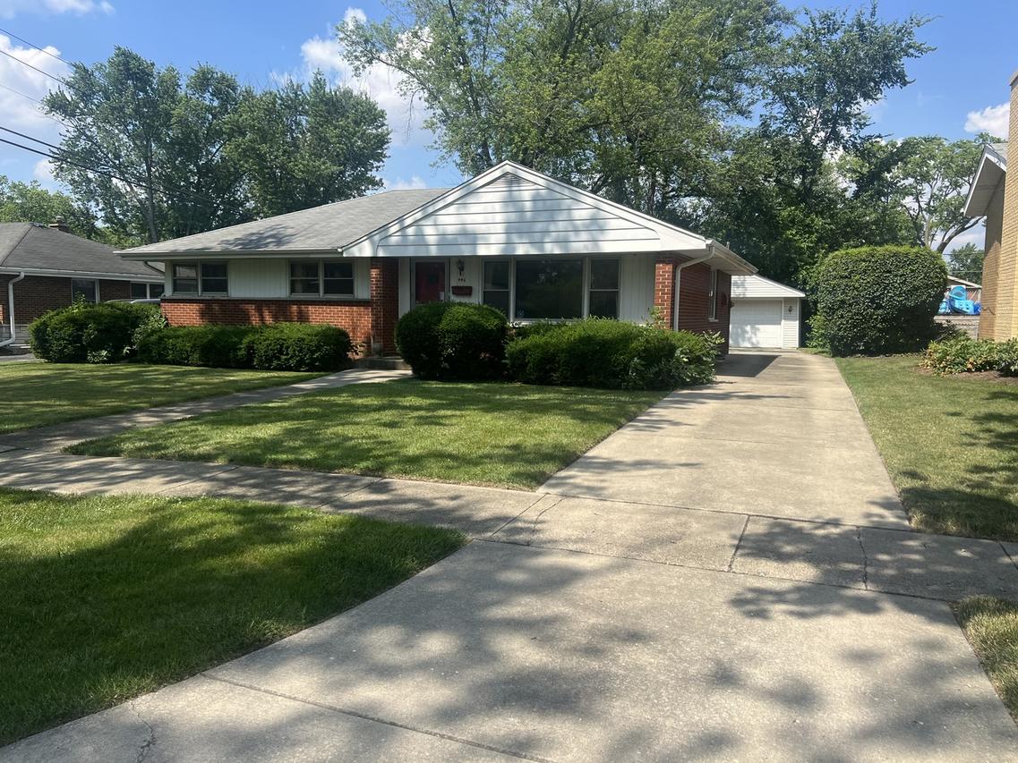 3N446 N Howard Ave., Elmhurst, IL 60126