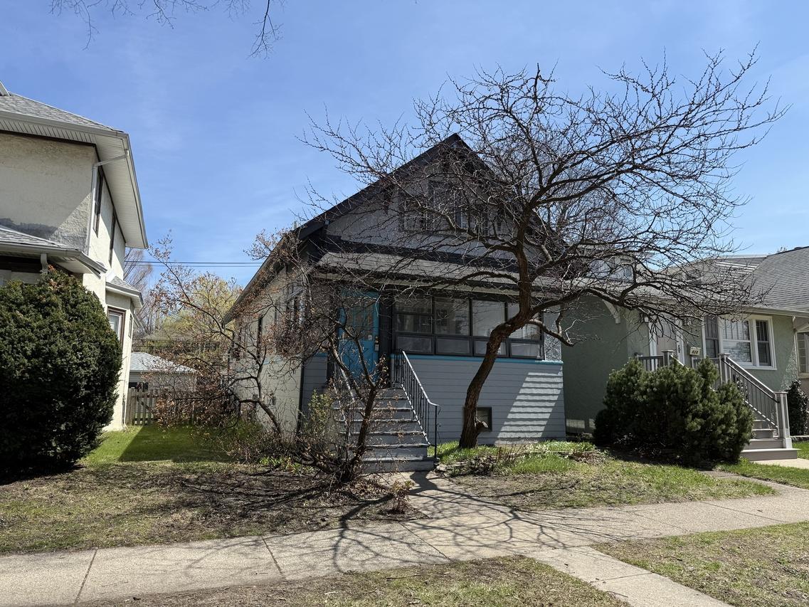 826 S East Ave., Oak Park, IL 60304