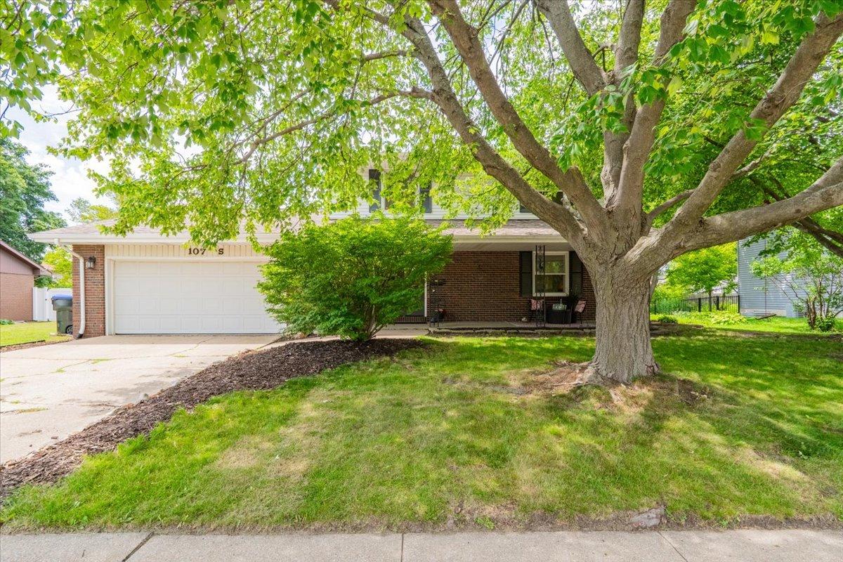 107 S Regency Dr., Bloomington, IL 61701