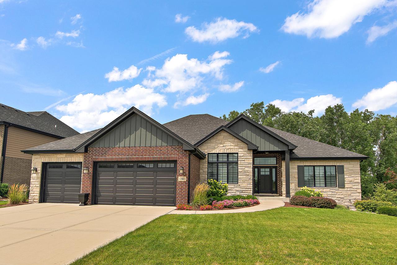 12865 Belmont Pkwy., Lemont, IL 60439