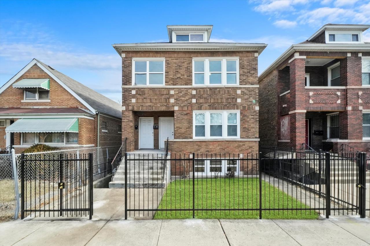 8707 S Manistee Ave., Chicago, IL 60617