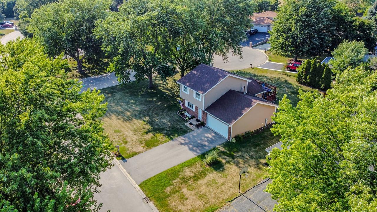 180 Dolores St., Oswego, IL 60543