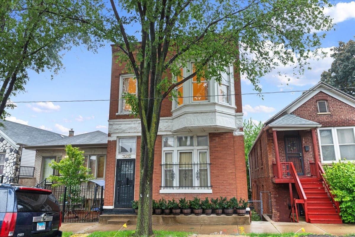 3357 S Oakley Ave., Chicago, IL 60608