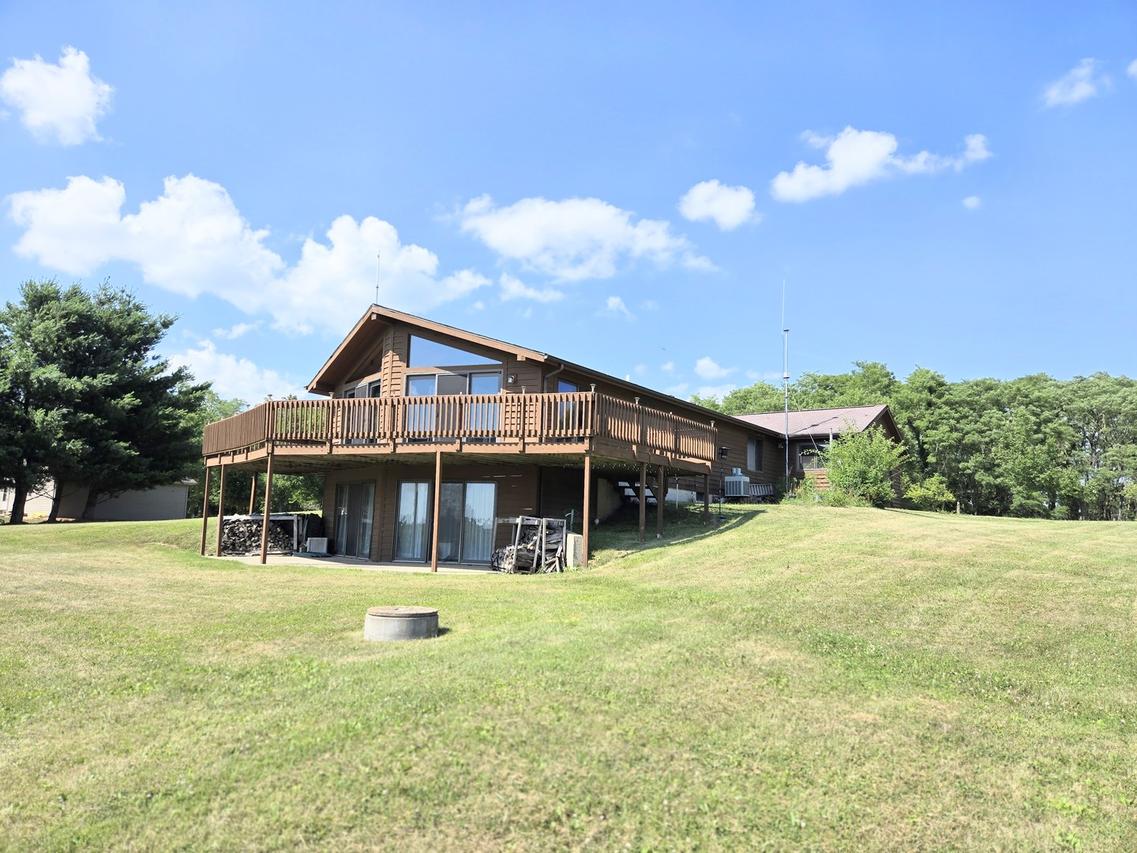 1928 Hidden Valley Dr., Lanark, IL 61046