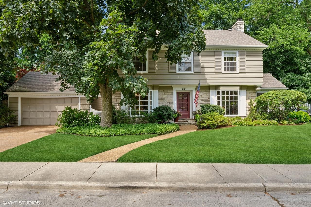 2101 Greenwood Ave., Wilmette, IL 60091
