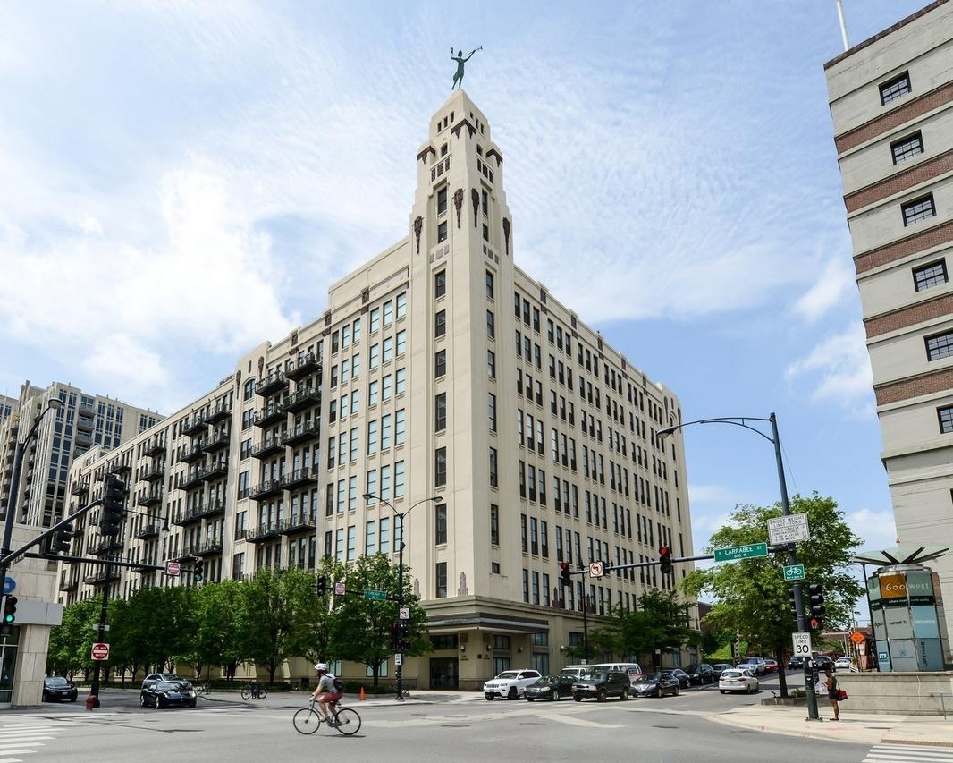 758 N Larrabee St. #830, Chicago, IL 60610
