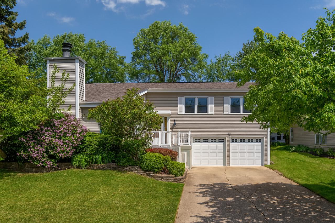 310 Loveland Dr., Glendale Heights, IL 60139