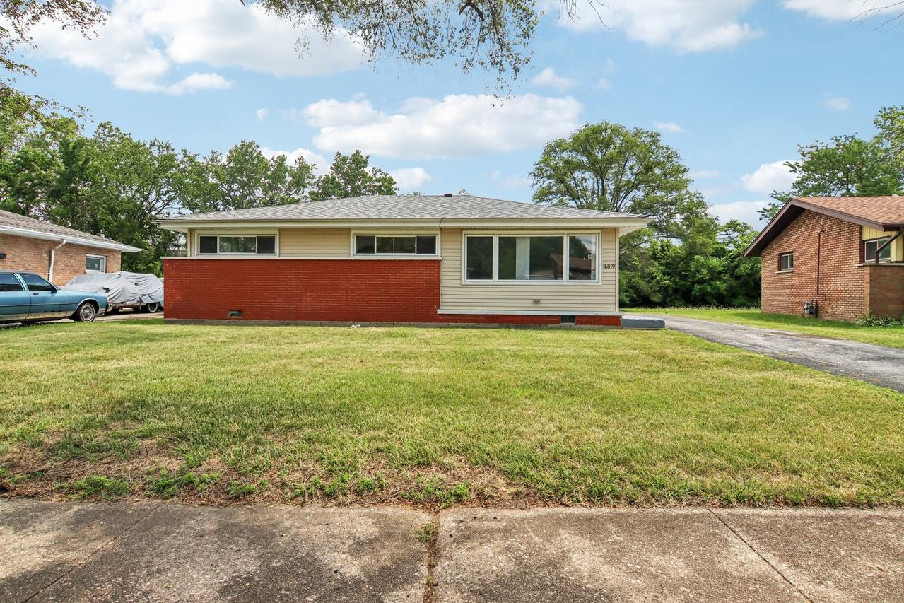 16019 Circle Dr., Markham, IL 60428