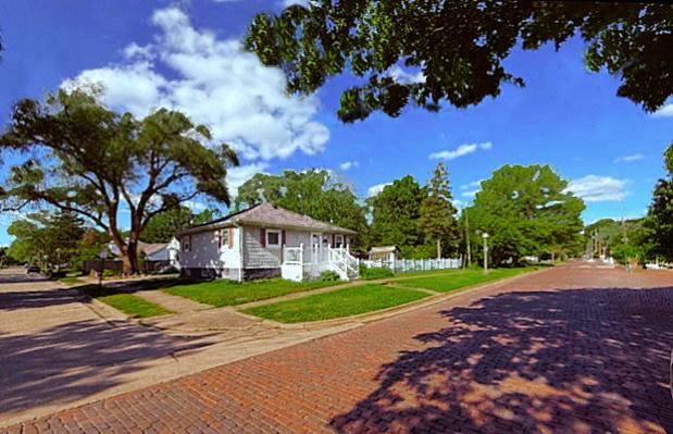 902 E Illinois St., Urbana, IL 61801
