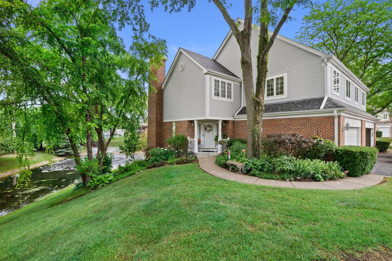 700 Monroe Dr., Lindenhurst, IL 60046