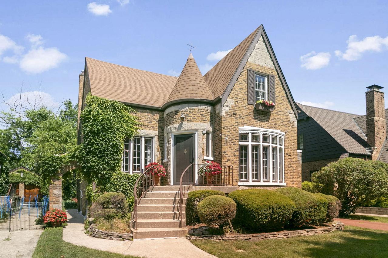 400 Selborne Rd., Riverside, IL 60546