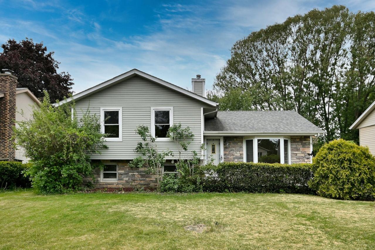 20564 N Elizabeth Ave., Prairie View, IL 60069