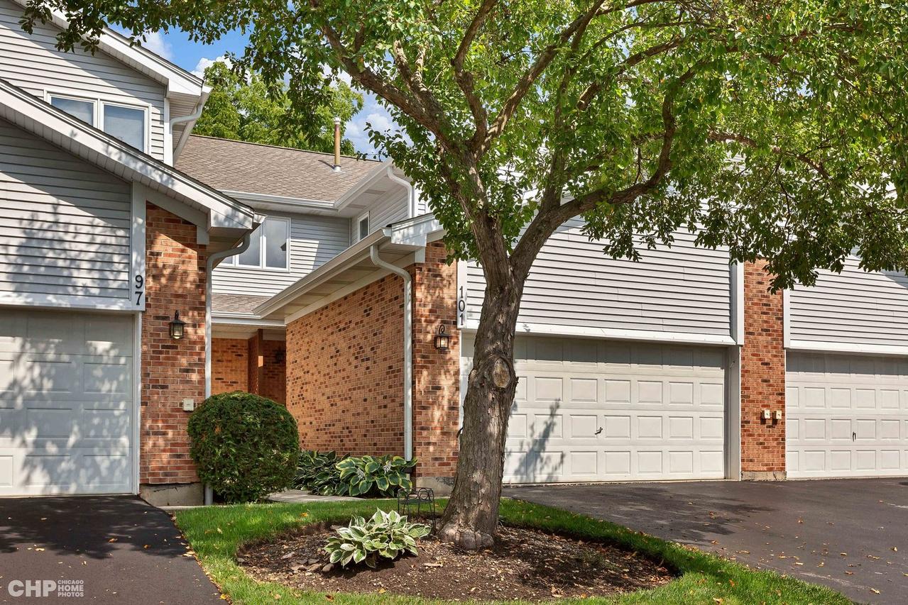 101 Charlotte Ct., Cary, IL 60013