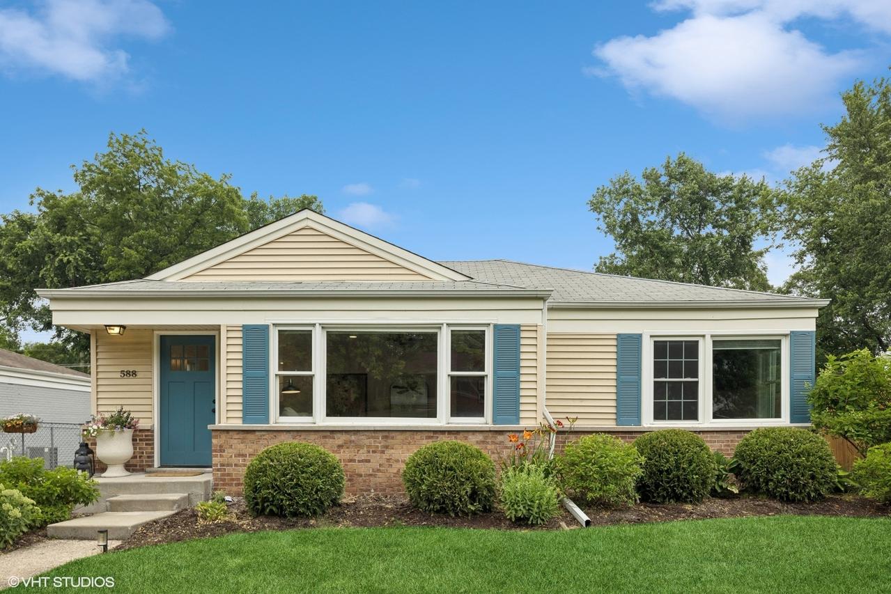 588 Glendale Ave., Glen Ellyn, IL 60137